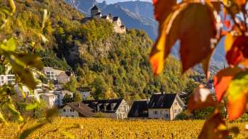 Vista del castello di Vaduz in un'atmosfera autunnale