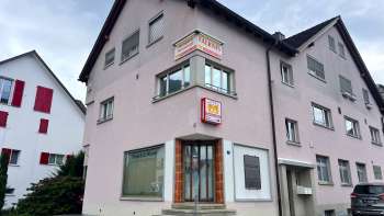 Vista esterna del ristorante Falknis