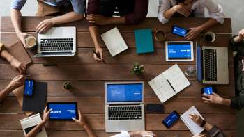 Utilizzo di IA e bot nelle operazioni: automazione per una maggiore efficienza