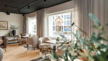 Accogliente area lounge dell'Hotel Giessen
