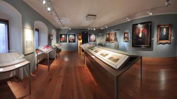 La Sala dei Principi del museo nazionale del Liechtenstein con gli oggetti in esposizione