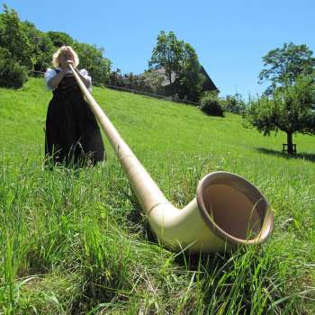 Con l'alphorn tra le montagne