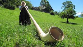 Con l'alphorn tra le montagne