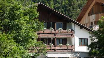 Vista esterna dell'hotel Falknerei Galina