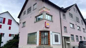 Vista esterna del ristorante Falknis