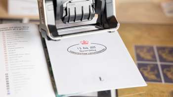 Francobollo ricordo, disponibile presso il Liechtenstein Center di Vaduz