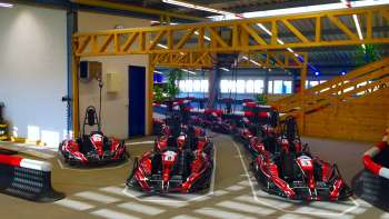 Diversi kart elettrici sono pronti sul kartodromo di Nendeln