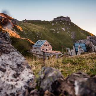 Il rifugio Pfälzerhütte da lontano