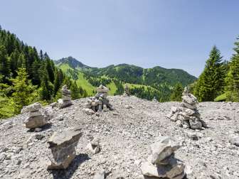 Torri di pietra sulla strada per il monte Schönberg