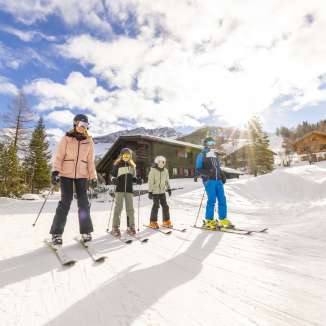 Servizio fotografico invernale per famiglie a Malbun