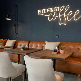 Elegante hotel con accogliente caffetteria a Vaduz. Perfetto per pause rilassanti, caffè raffinato e camere moderne. Scopritelo e sentitevi bene ora!