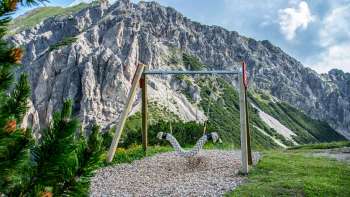 Dondolare davanti a un impressionante scenario montano in Liechtenstein