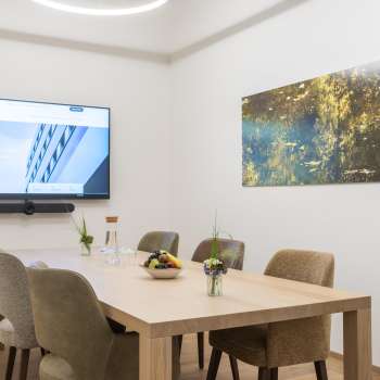 Sala per seminari "RhiTal" nel centro affari