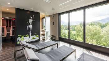 Area benessere con sauna e cabina a infrarossi presso l'hotel b_smart